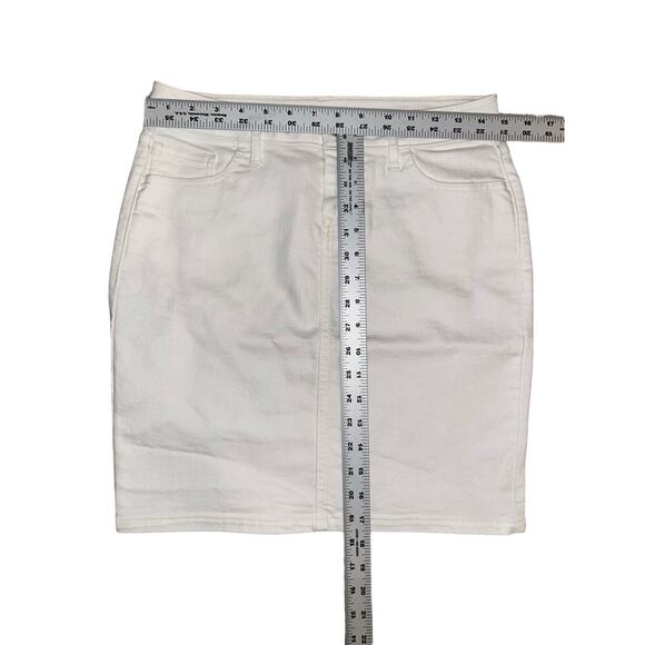 Old Navy White Denim Skirt Stretch Size 2 Regular Standard - Picture 2 of 7